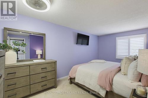 146 Golfdale Crescent, London South (South Q), ON - Indoor Photo Showing Bedroom