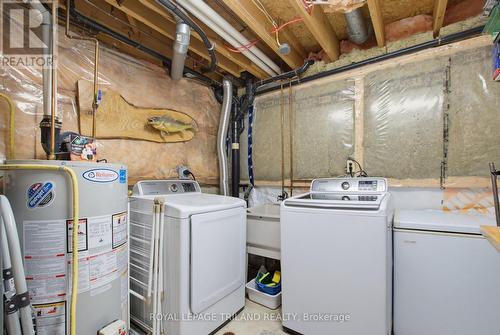 146 Golfdale Crescent, London South (South Q), ON - Indoor Photo Showing Laundry Room