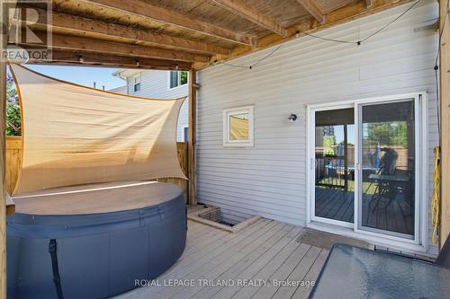 146 Golfdale Crescent, London South (South Q), ON - Outdoor With Deck Patio Veranda With Exterior