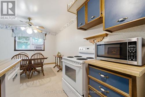 H - 11 Prince Of Wales Drive, Belleville (Belleville Ward), ON - Indoor Photo Showing Kitchen