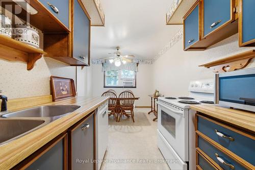 H - 11 Prince Of Wales Drive, Belleville (Belleville Ward), ON - Indoor Photo Showing Kitchen With Double Sink