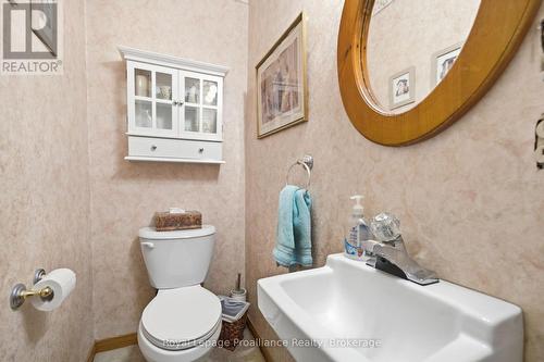 H - 11 Prince Of Wales Drive, Belleville (Belleville Ward), ON - Indoor Photo Showing Bathroom