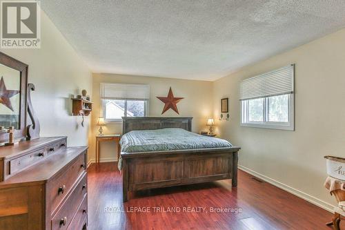425 Queen Street, Lucan Biddulph (Granton), ON - Indoor Photo Showing Bedroom