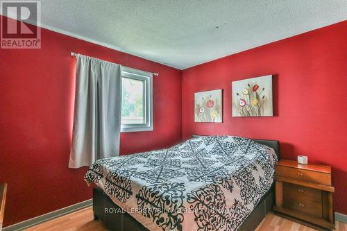 425 Queen Street, Lucan Biddulph (Granton), ON - Indoor Photo Showing Bedroom