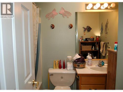 11110 Quinpool Road Unit# 2, Summerland, BC - Indoor Photo Showing Bathroom