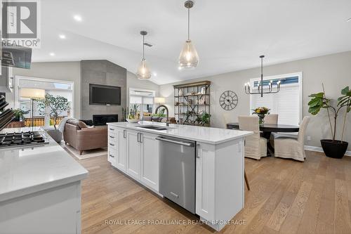 828 Celeste Drive, Kingston (City Northwest), ON - Indoor Photo Showing Kitchen With Double Sink With Upgraded Kitchen