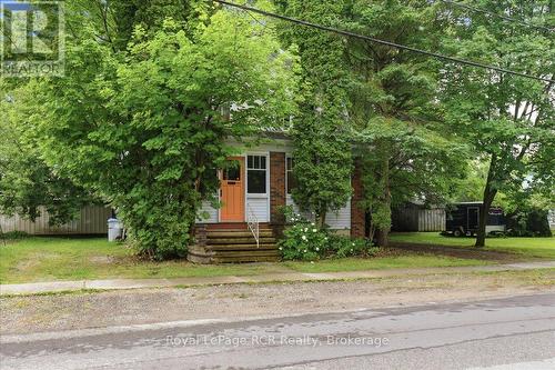 144 Davidson Avenue S, North Perth (Listowel), ON - Outdoor