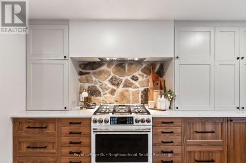 20 Jackman Road, Clarington (Bowmanville), ON - Indoor Photo Showing Kitchen