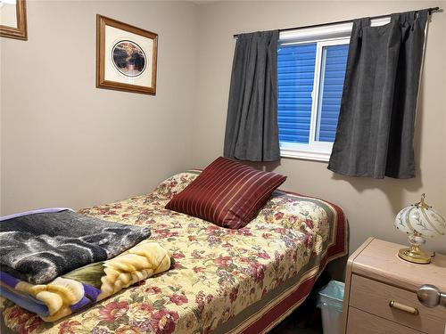 110 Spruce Street, Pelican Lake, MB - Indoor Photo Showing Bedroom