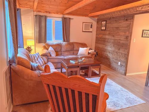 110 Spruce Street, Pelican Lake, MB - Indoor Photo Showing Living Room