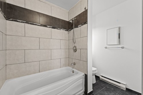 Bathroom - 354 Rue Mondoux, Gatineau (Gatineau), QC - Indoor Photo Showing Bathroom