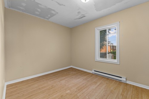 Bedroom - 354 Rue Mondoux, Gatineau (Gatineau), QC - Indoor Photo Showing Other Room