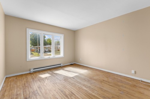 Living Room - 354 Rue Mondoux, Gatineau (Gatineau), QC - Indoor Photo Showing Other Room