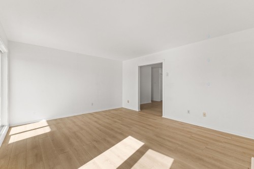 Living Room - 354 Rue Mondoux, Gatineau (Gatineau), QC - Indoor Photo Showing Other Room