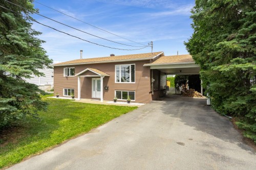 Front of Structure - 911 Rue Cowie, Granby, QC - Outdoor