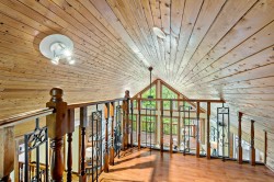 Mezzanine - 
