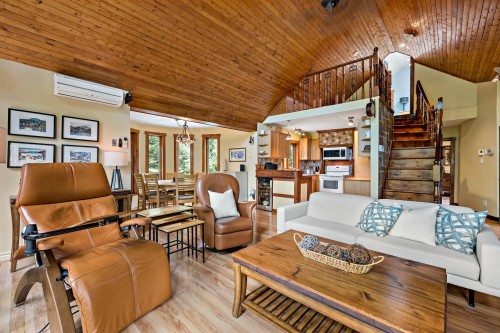 Living Room - 3385 Ch. Du Lac-Supérieur, Lac-Supérieur, QC - Indoor Photo Showing Living Room