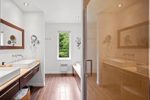 Master Bathroom - 121 Rue Des Épinettes, Morin-Heights, QC - Indoor Photo Showing Bathroom