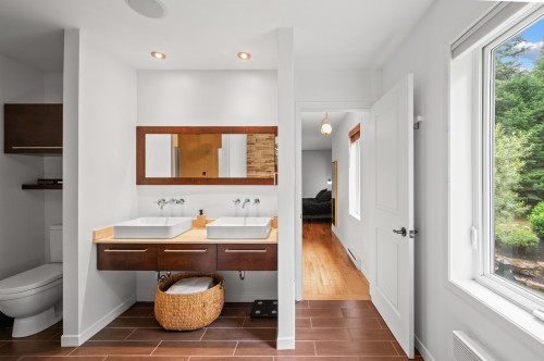 Master Bathroom - 121 Rue Des Épinettes, Morin-Heights, QC - Indoor Photo Showing Bathroom