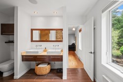 Master Bathroom - 