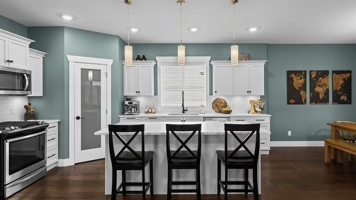 3077 Riesling Way, West Kelowna, BC - Indoor Photo Showing Kitchen With Upgraded Kitchen