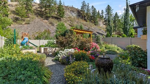 3077 Riesling Way, West Kelowna, BC - Outdoor
