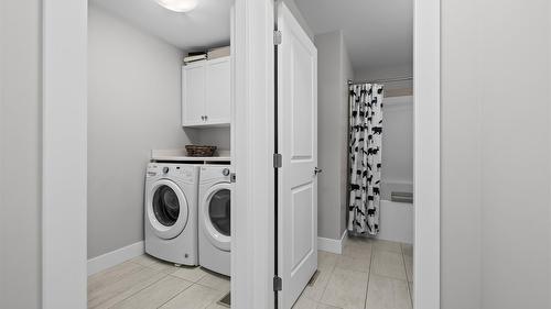 3077 Riesling Way, West Kelowna, BC - Indoor Photo Showing Laundry Room