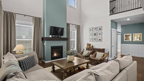 3077 Riesling Way, West Kelowna, BC - Indoor Photo Showing Living Room With Fireplace