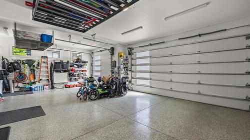 82 Red Sky Court, Kelowna, BC - Indoor Photo Showing Garage