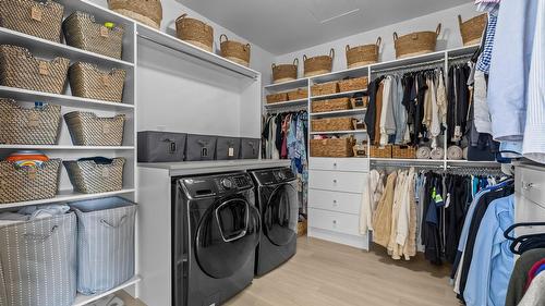 82 Red Sky Court, Kelowna, BC - Indoor Photo Showing Laundry Room