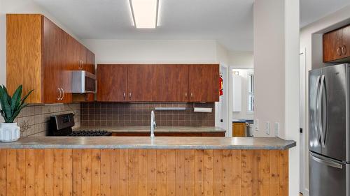 3-2160 Sun Peaks Road, Sun Peaks, BC - Indoor Photo Showing Kitchen
