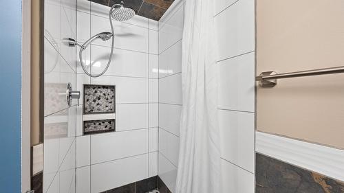 3-2160 Sun Peaks Road, Sun Peaks, BC - Indoor Photo Showing Bathroom