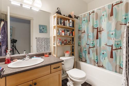 2538 Copper Ridge Drive, West Kelowna, BC - Indoor Photo Showing Bathroom