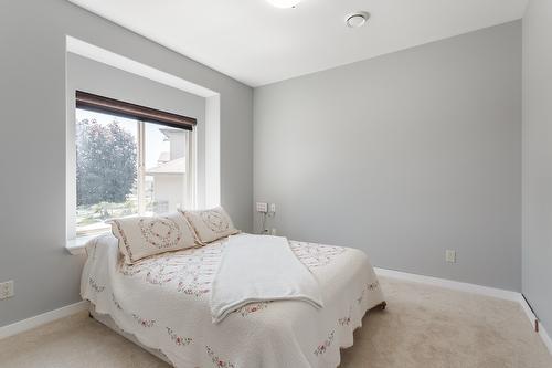 2538 Copper Ridge Drive, West Kelowna, BC - Indoor Photo Showing Bedroom