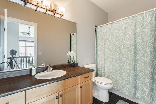 2538 Copper Ridge Drive, West Kelowna, BC - Indoor Photo Showing Bathroom