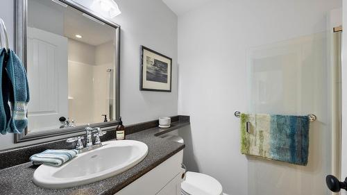 757 Rosewood Crescent, Kamloops, BC - Indoor Photo Showing Bathroom