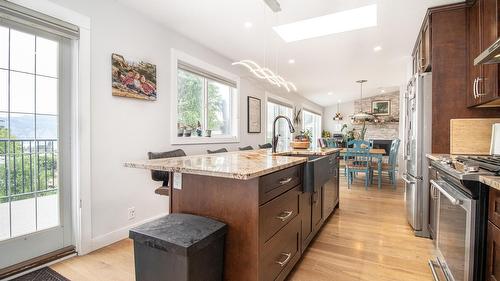 941 Anders Road, West Kelowna, BC - Indoor Photo Showing Kitchen With Upgraded Kitchen