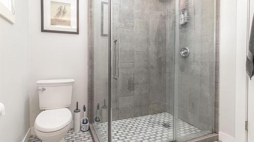 941 Anders Road, West Kelowna, BC - Indoor Photo Showing Bathroom