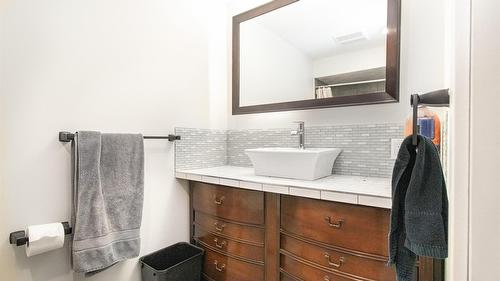 941 Anders Road, West Kelowna, BC - Indoor Photo Showing Bathroom