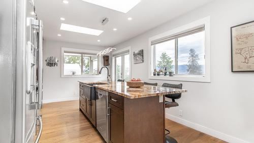 941 Anders Road, West Kelowna, BC - Indoor Photo Showing Kitchen