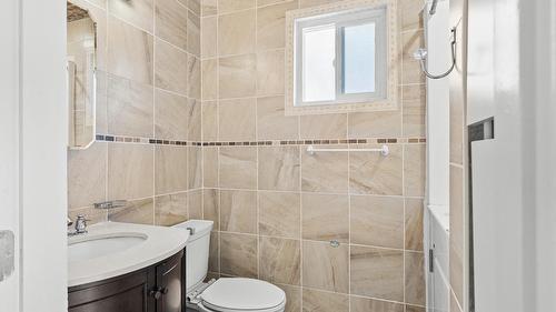 925 Sutherland Avenue, Kelowna, BC - Indoor Photo Showing Bathroom