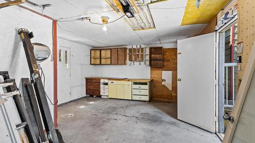 925 Sutherland Avenue, Kelowna, BC - Indoor