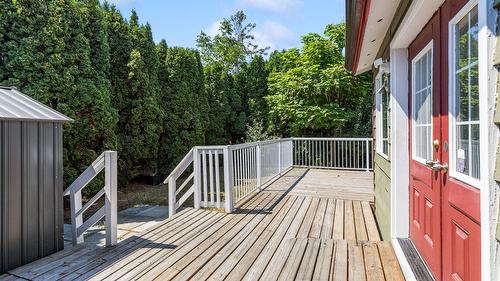 925 Sutherland Avenue, Kelowna, BC - Outdoor With Deck Patio Veranda With Exterior