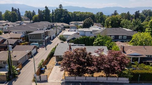 925 Sutherland Avenue, Kelowna, BC - Outdoor With View