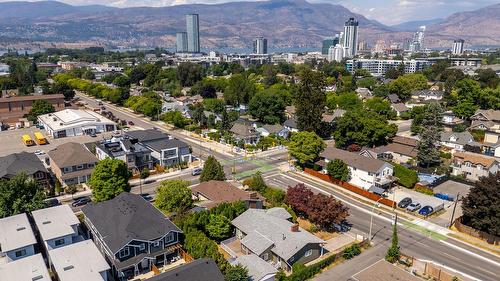 925 Sutherland Avenue, Kelowna, BC - Outdoor With View