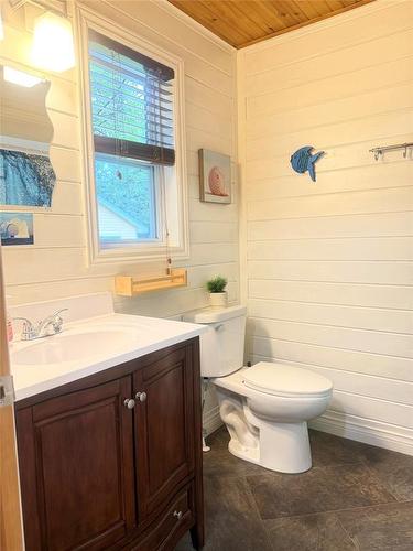 37 Read Street, Gander, NL - Indoor Photo Showing Bathroom