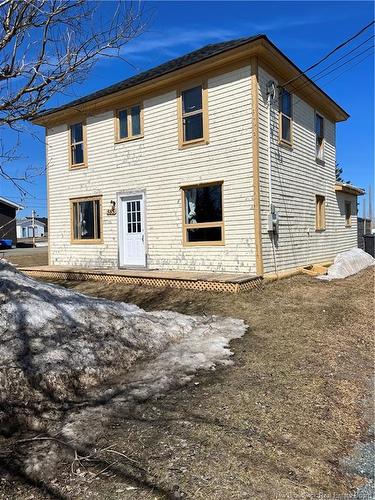385 St-Pierre E, Caraquet, NB 