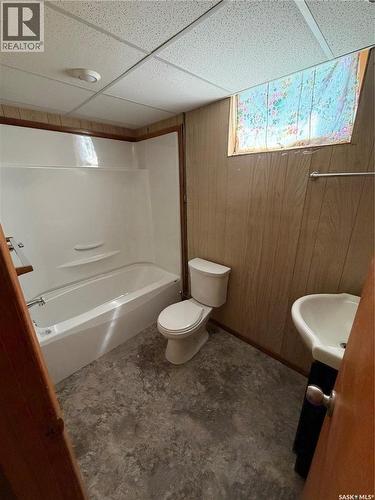 217 3Rd Street N, Wakaw, SK - Indoor Photo Showing Bathroom