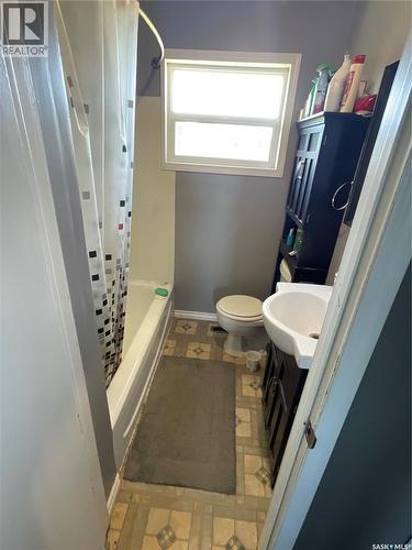 217 3Rd Street N, Wakaw, SK - Indoor Photo Showing Bathroom