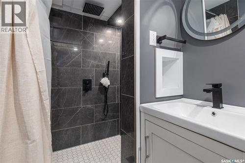 1131 Currie Crescent, Moose Jaw, SK - Indoor Photo Showing Bathroom